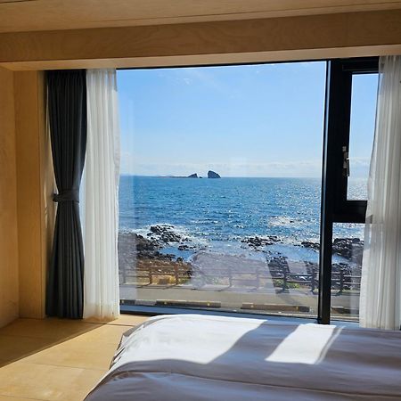 Hygge Hotel Сеогвипо Екстериор снимка