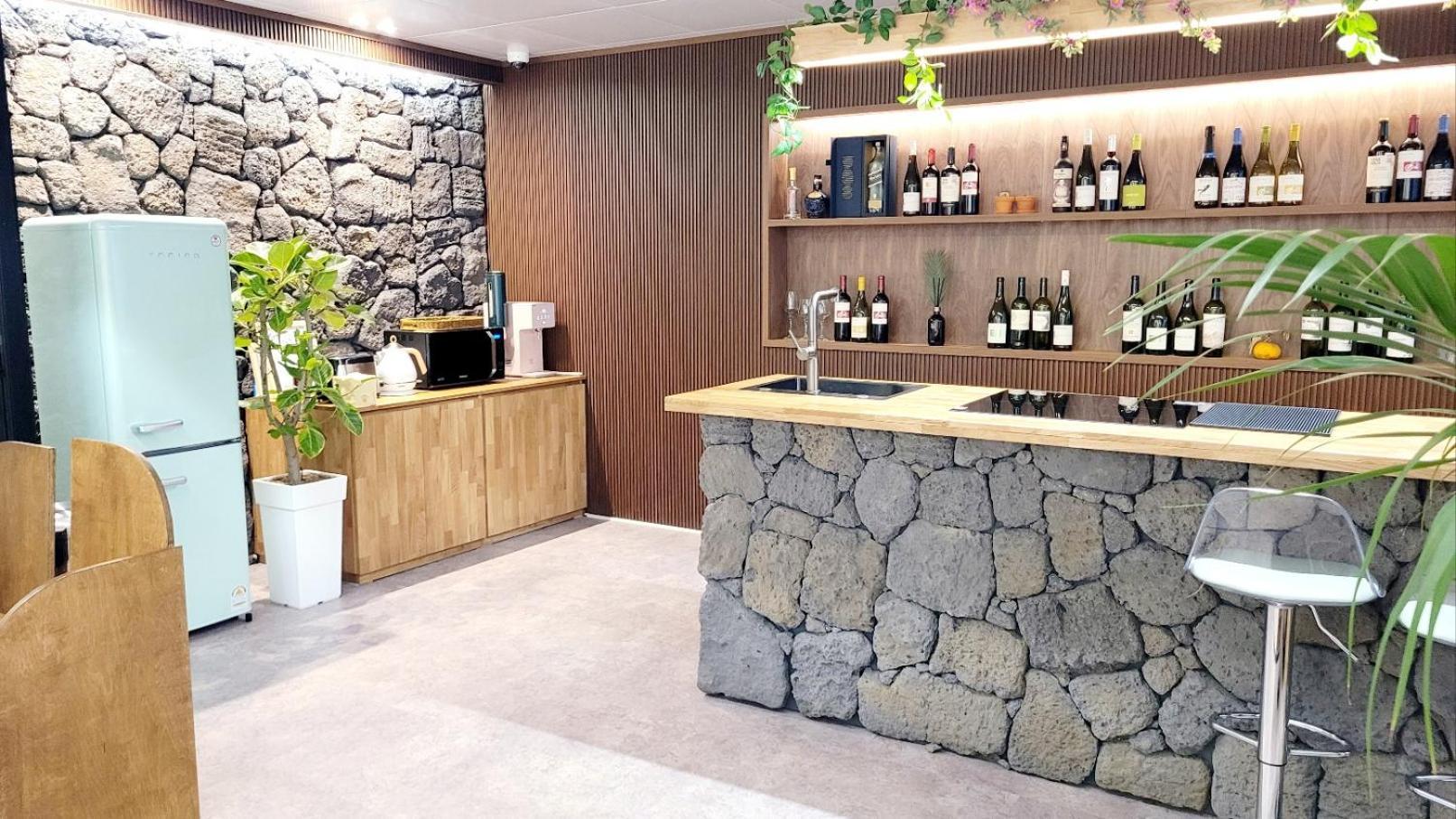 Hygge Hotel Сеогвипо Екстериор снимка
