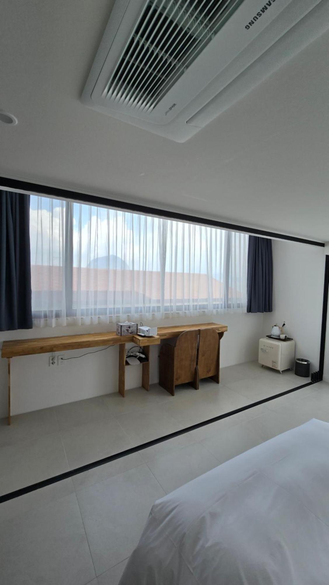 Hygge Hotel Сеогвипо Екстериор снимка