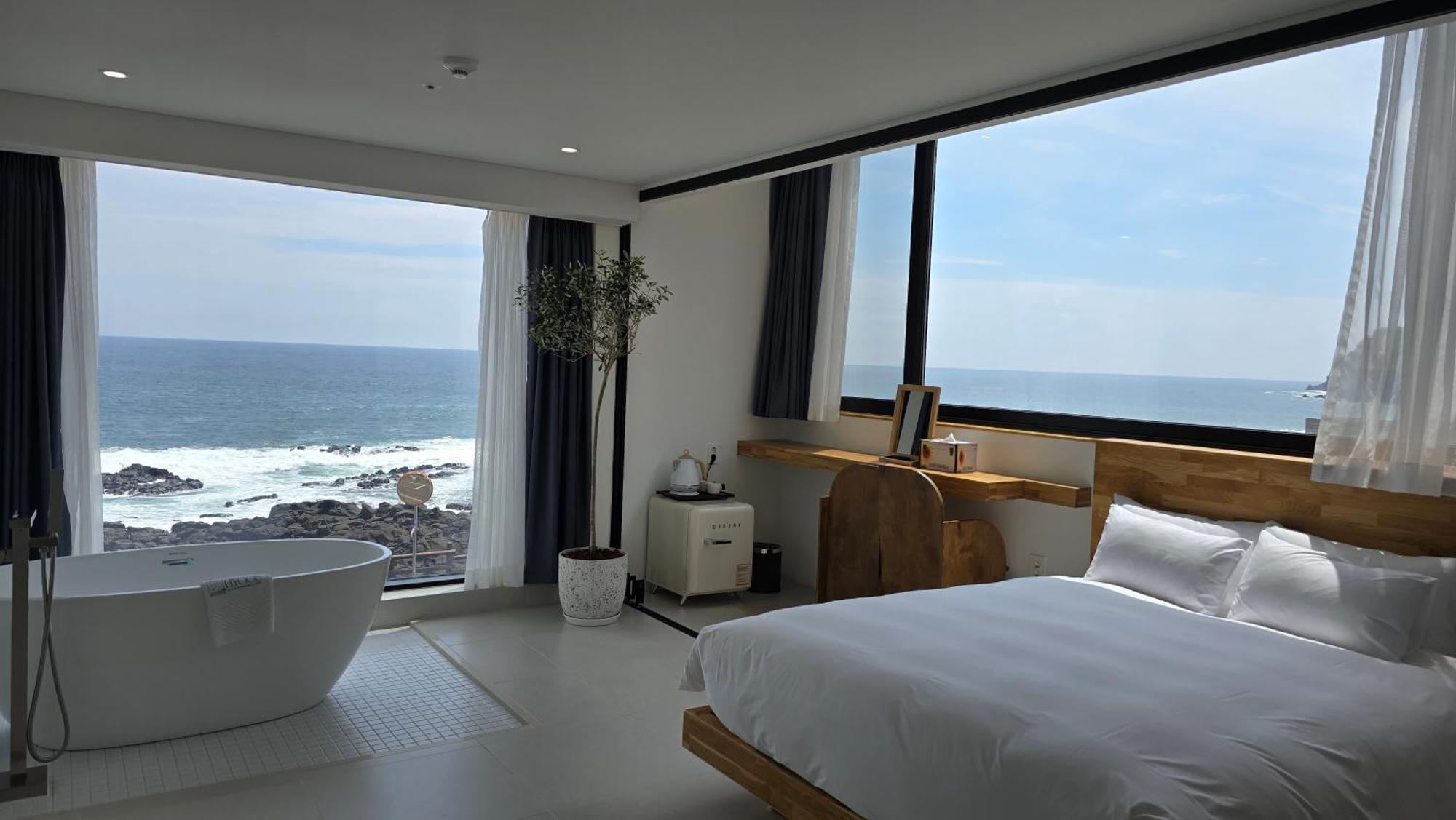 Hygge Hotel Сеогвипо Екстериор снимка